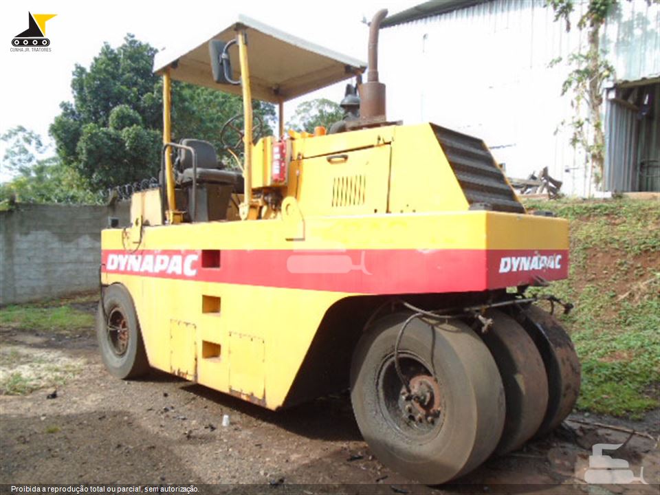 Rolo Compactador Dynapac CP221