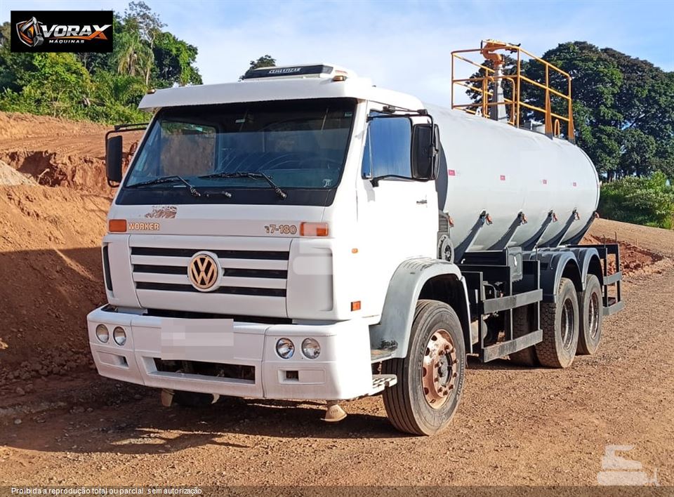Caminhão Volkswagen 17-180 WORKER 3-Eixos 2p (diesel)