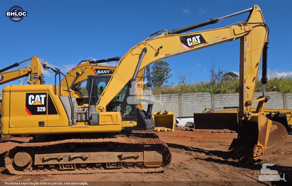 Escavadeira Caterpillar 320