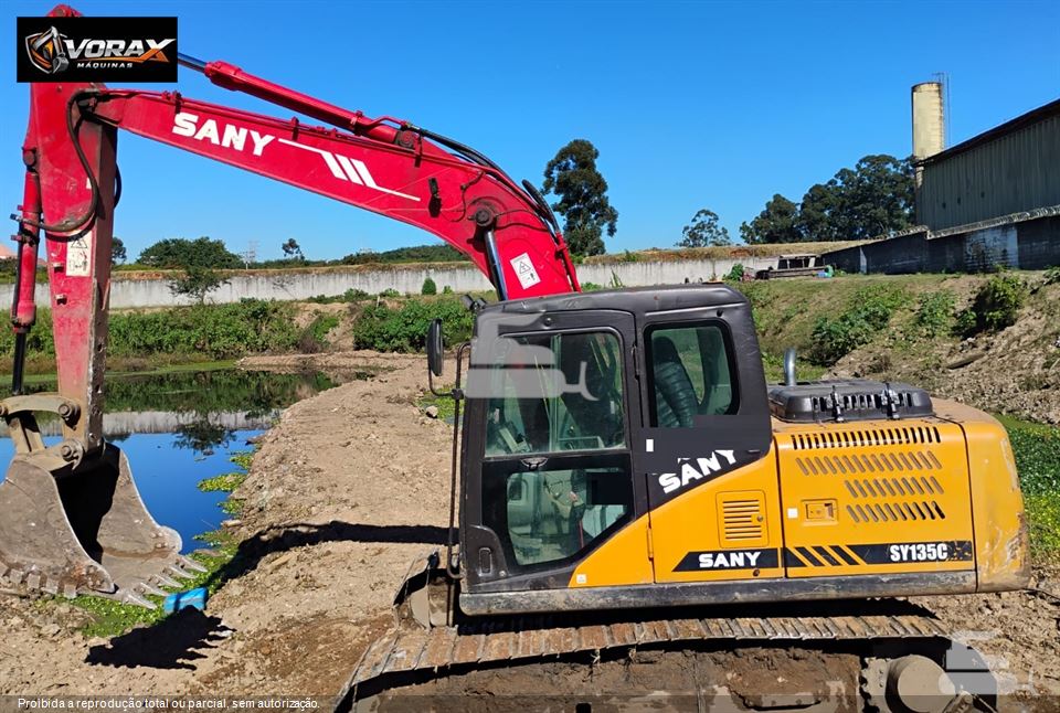 Escavadeira Sany SY135C