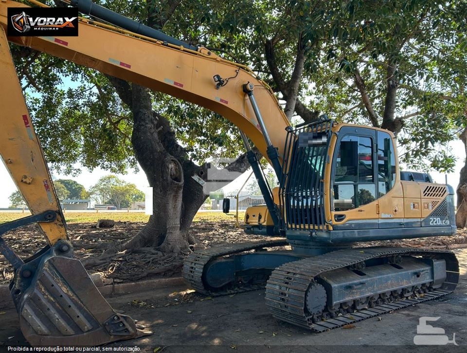 Escavadeira Hyundai R220LC-9