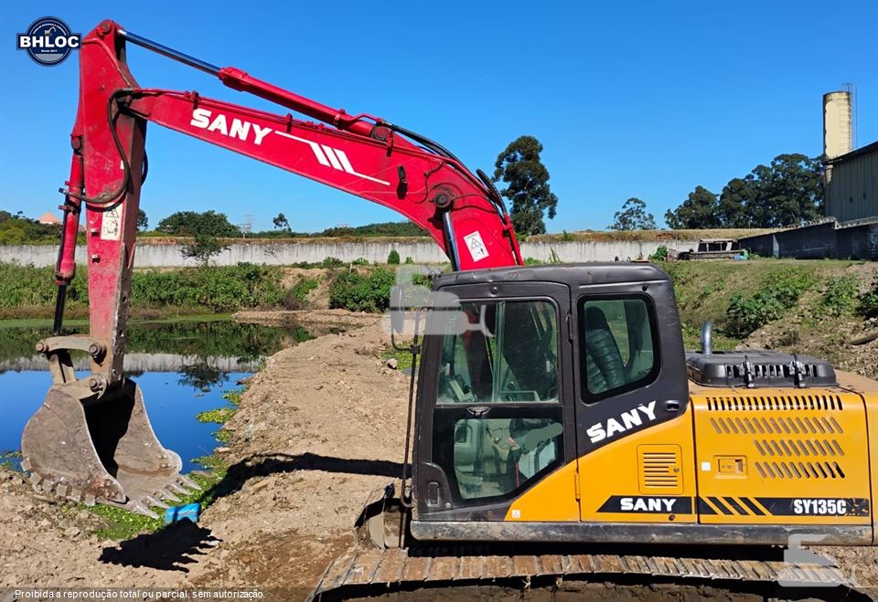 Escavadeira Sany SY135C