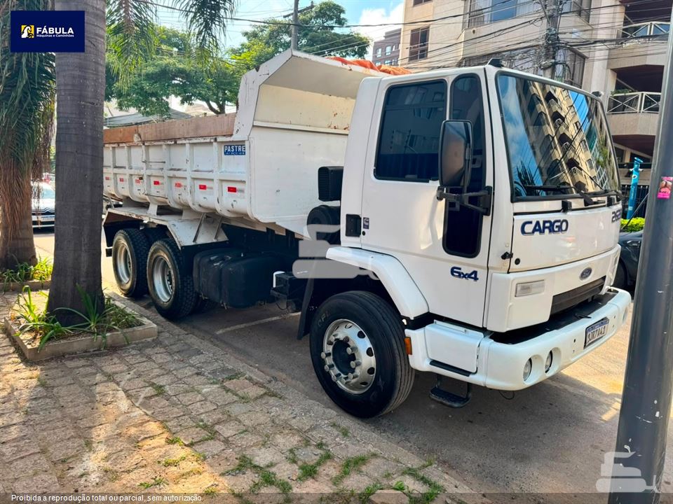 Caminhão Ford CARGO 2628 E 6x4 T 3-Eixos 2p (diesel)