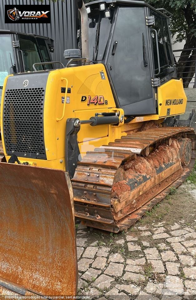 Trator de Esteira New Holland D140 B