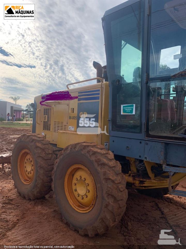 Motoniveladora Komatsu GD555-3