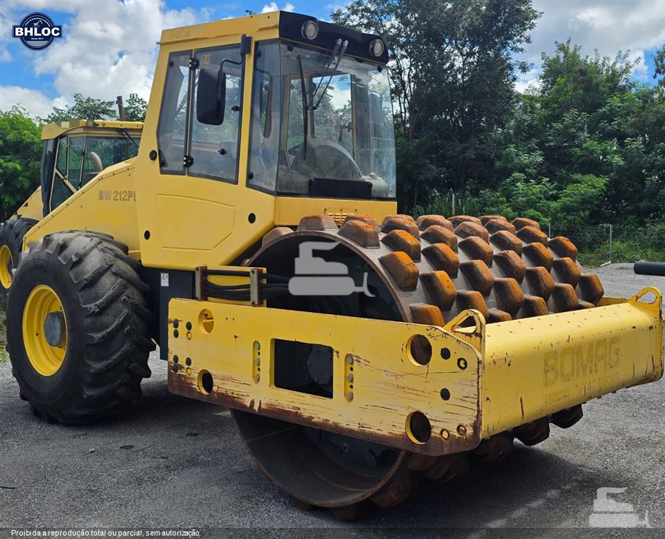 Rolo Compactador Bomag BW 212 D-40