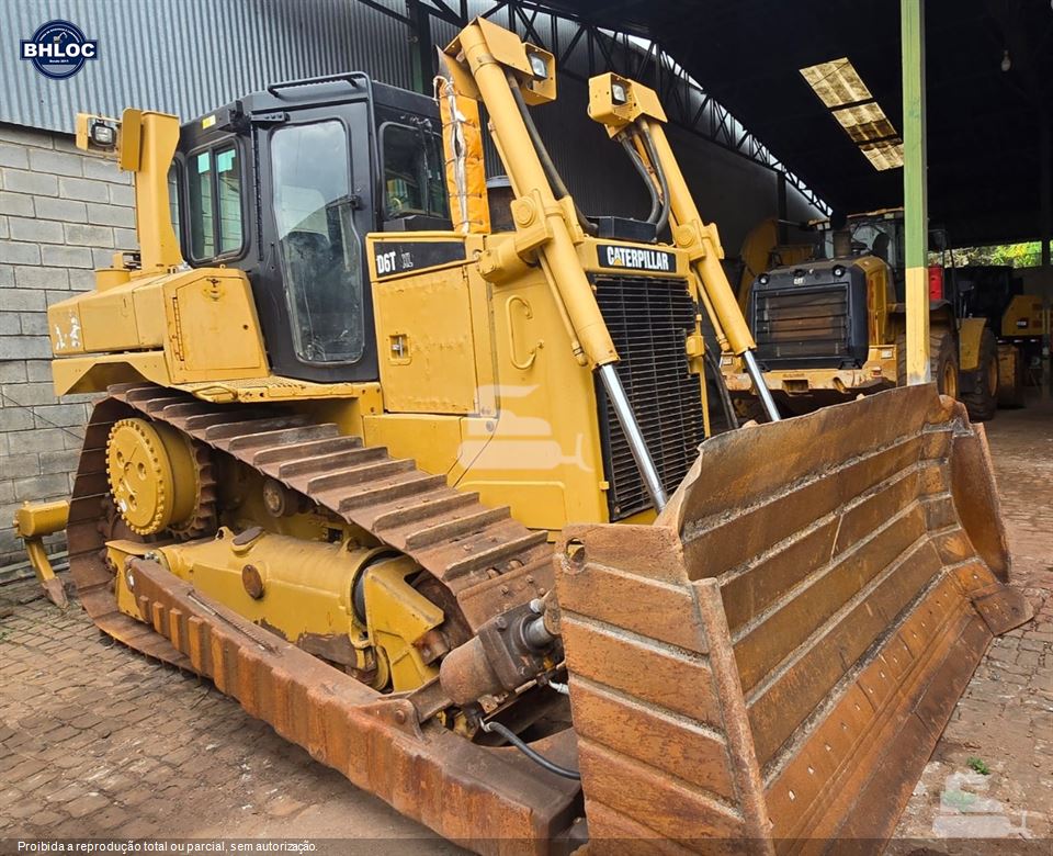Trator de Esteira Caterpillar D6T XL