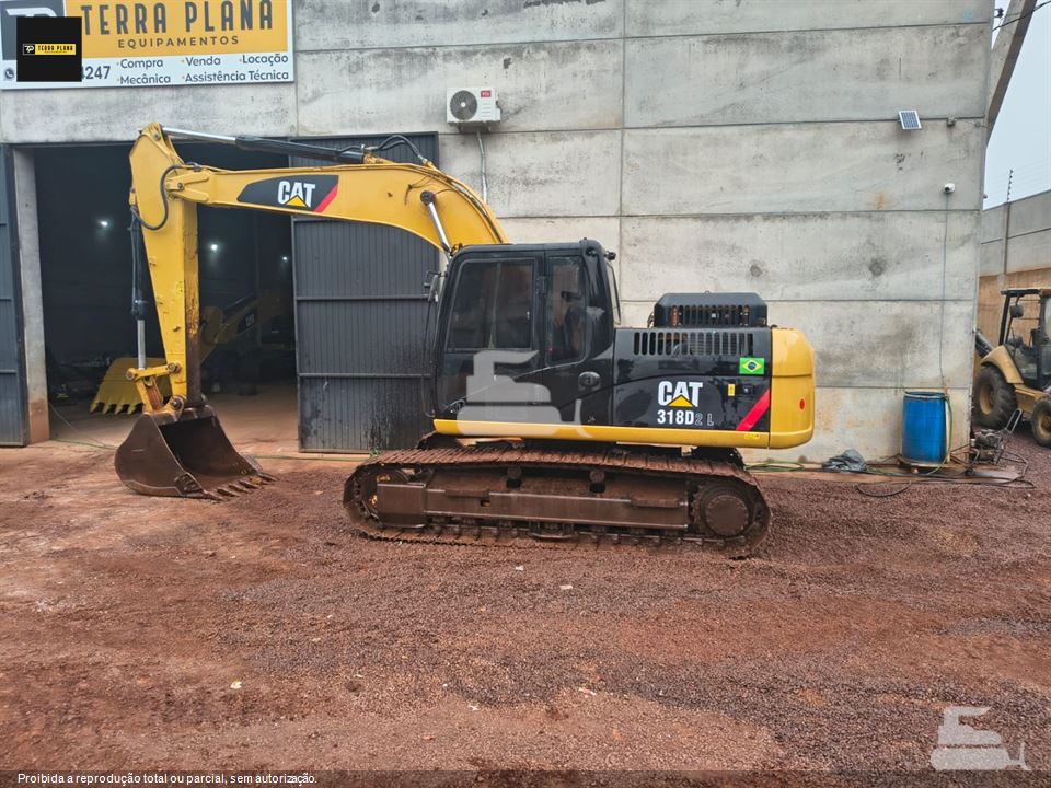 Escavadeira Caterpillar 318D2L
