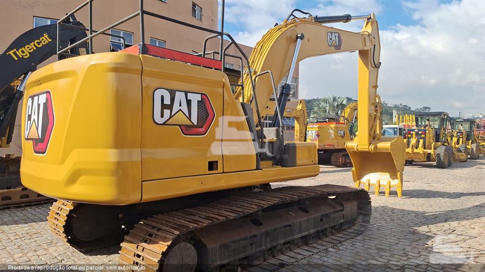 Escavadeira Caterpillar 320