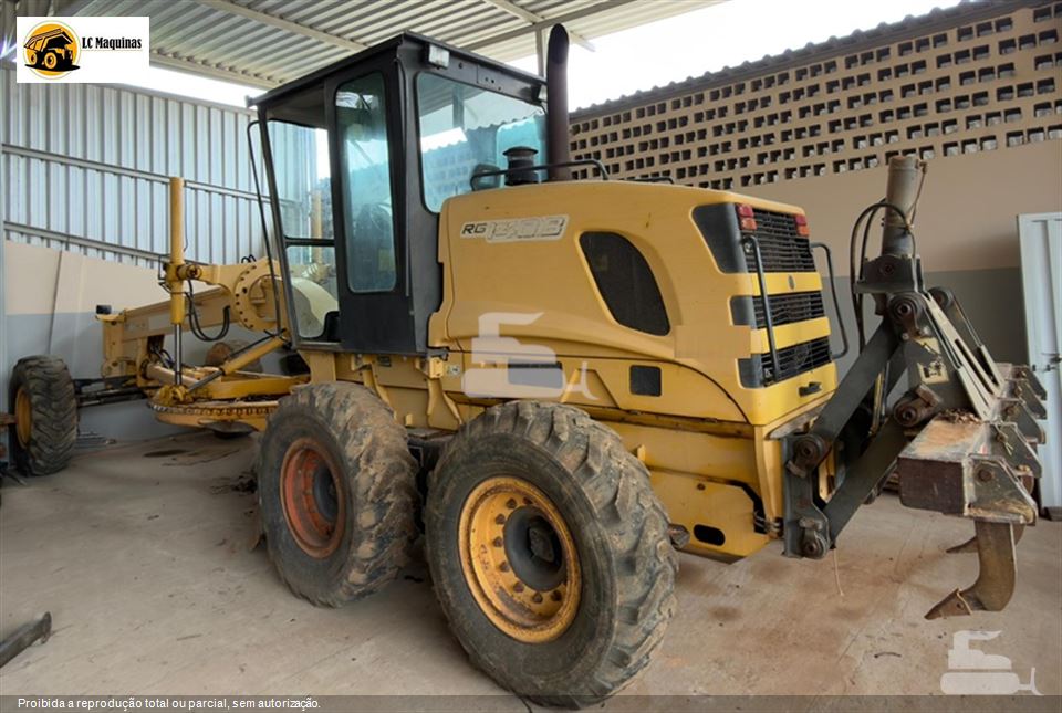 Motoniveladora New Holland RG140B