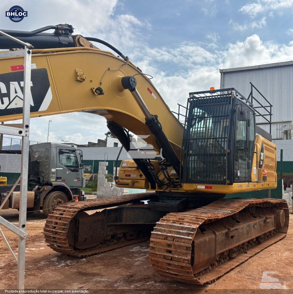 Escavadeira Caterpillar 336