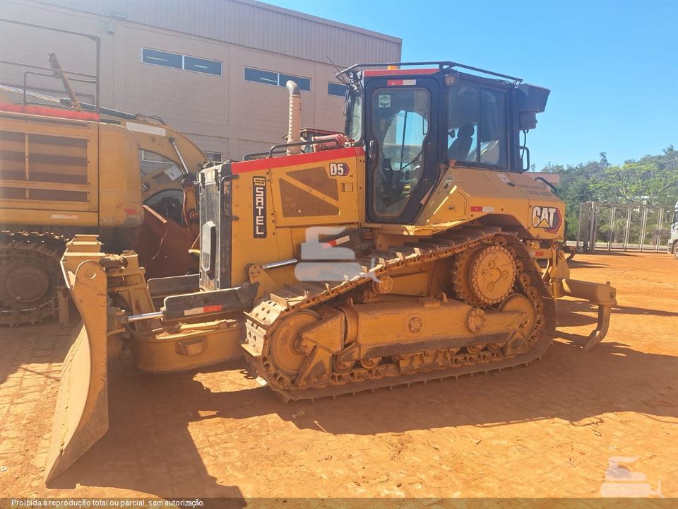 Trator de Esteira Caterpillar D5