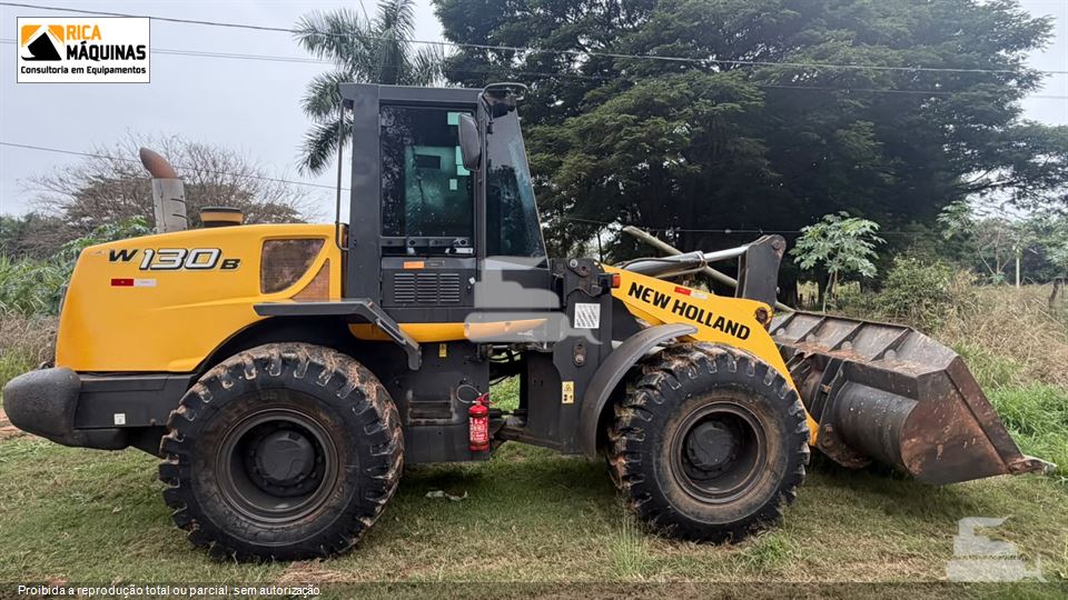 Pá Carregadeira New Holland W130 B