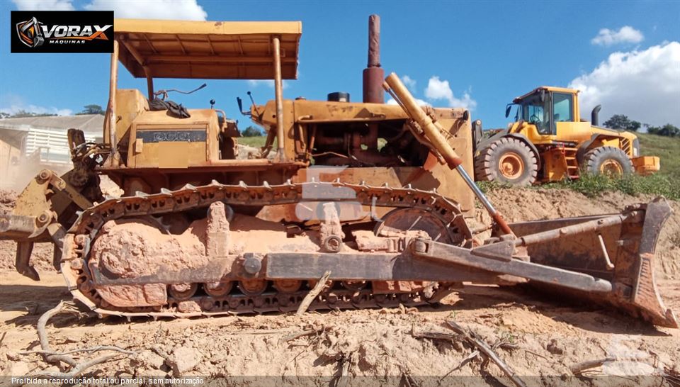 Trator de Esteira Caterpillar D6D