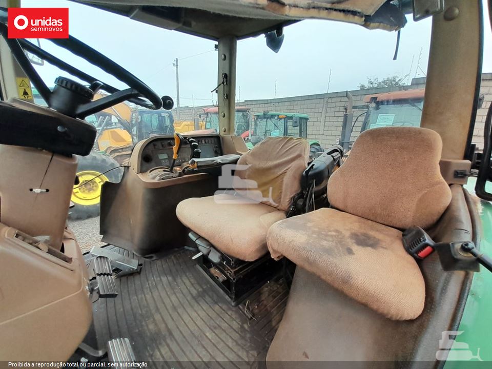 Trator Agrícola John Deere 7200J