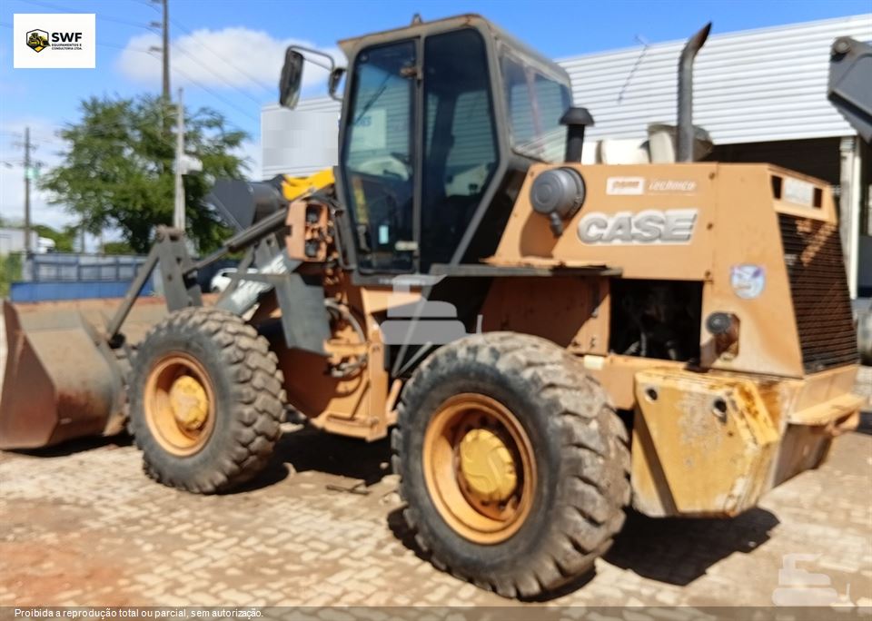 Pá Carregadeira Case W20E