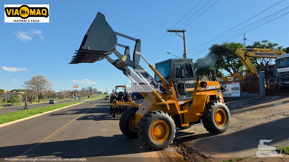 Pá Carregadeira Case W20E