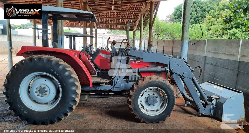 Trator Agrícola Massey Ferguson MF 4275