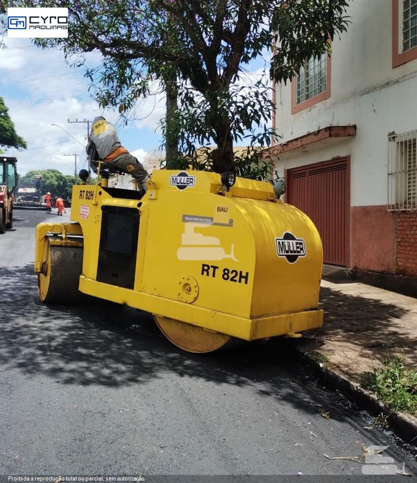 Rolo Compactador Muller RT82H