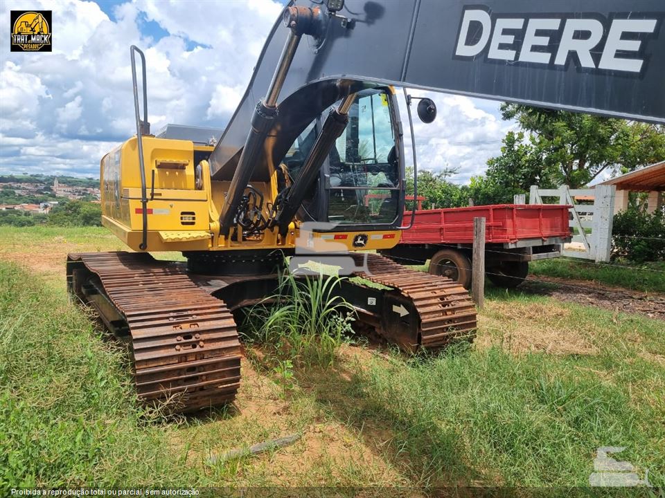 Escavadeira John Deere 210GLC