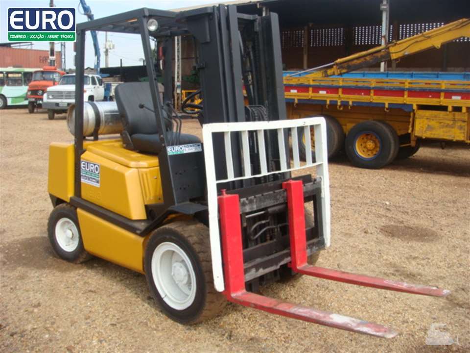 Empilhadeira Yale GP25RE