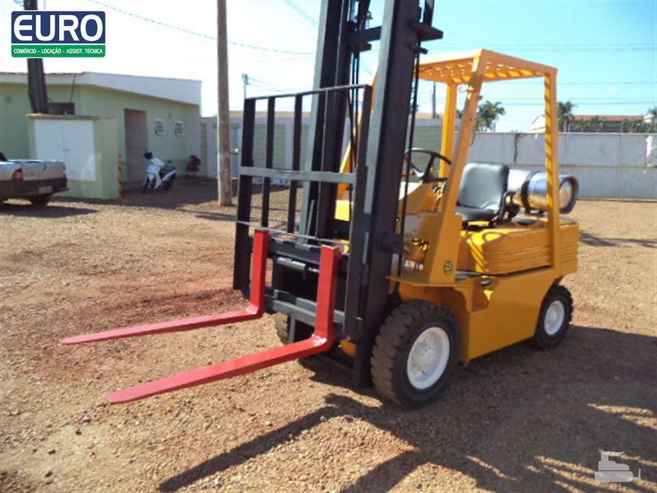 Empilhadeira Komatsu FG25