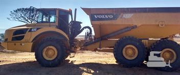 Caminhão Volvo A35F