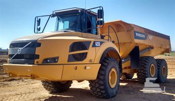 Caminhão Volvo A35F