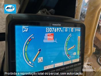 Escavadeira Komatsu PC130