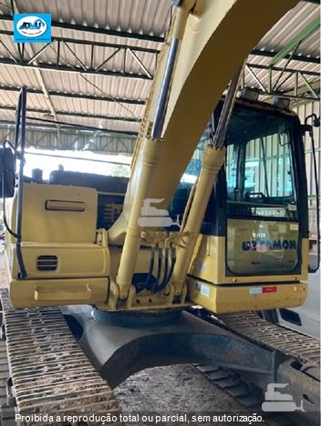 Escavadeira Komatsu PC130