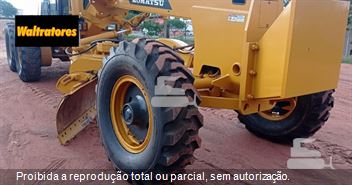 Motoniveladora Komatsu GD555-3