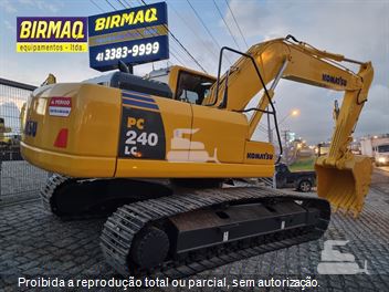 Escavadeira Komatsu PC240