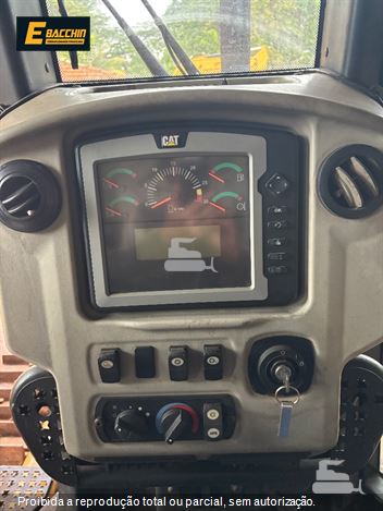 Trator de Esteira Caterpillar D6N XL