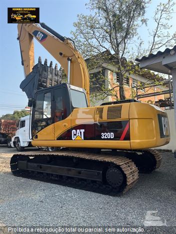 Escavadeira Caterpillar 320D