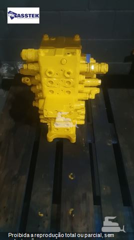 Comando Hidráulico Komatsu PC 200-6B.