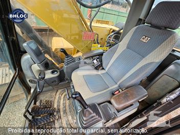 Escavadeira Caterpillar 323DL ME