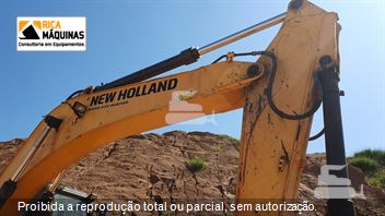 Escavadeira New Holland E245 C