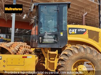 Rolo Compactador Caterpillar CP-54B