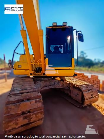 Escavadeira Komatsu PC160