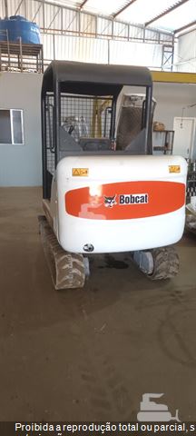 Mini-Escavadeira Bobcat 325