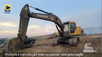 Escavadeira Volvo EC210B
