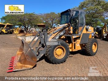 Pá Carregadeira Case W20E