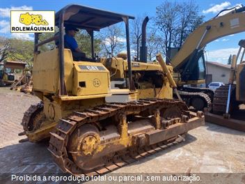 Trator de Esteira Caterpillar D6D