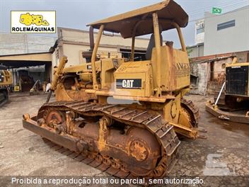 Trator de Esteira Caterpillar D6D