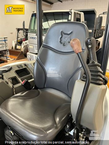 Mini-Escavadeira Bobcat E35