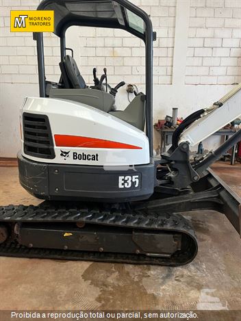 Mini-Escavadeira Bobcat E35