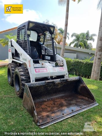 Mini-Carregadeira Bobcat S130