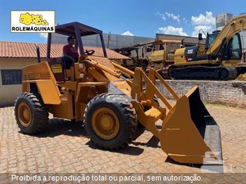 Pá Carregadeira Case W20E