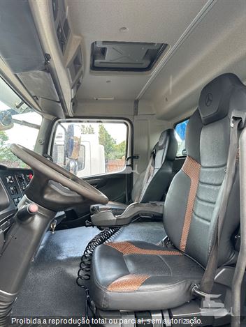 Caminhão Mercedes-Benz Axor 4144 K 6x4 2p (diesel)