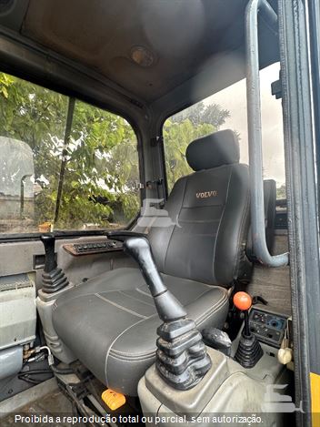 Mini-Escavadeira Volvo EC55B